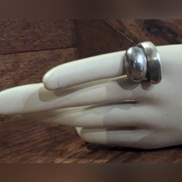 Vintage Silver modernist spiralling amphora Dome Ring approx Size 6 - Picture 14 of 16
